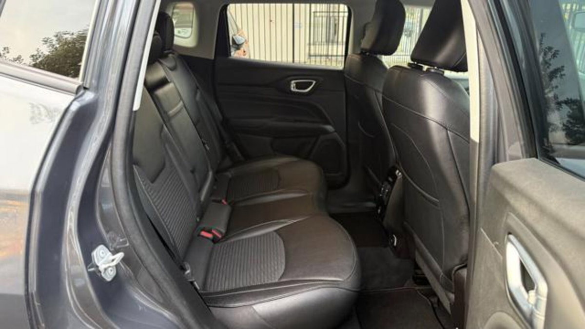 Jeep Compass 1.3 T4 190CV PHEV AT6 4xe Limited (16)