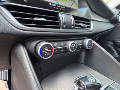 Alfa Romeo Giulia 2.2 Turbodiesel 210 CV AT8 AWD Q4 Veloce (14)