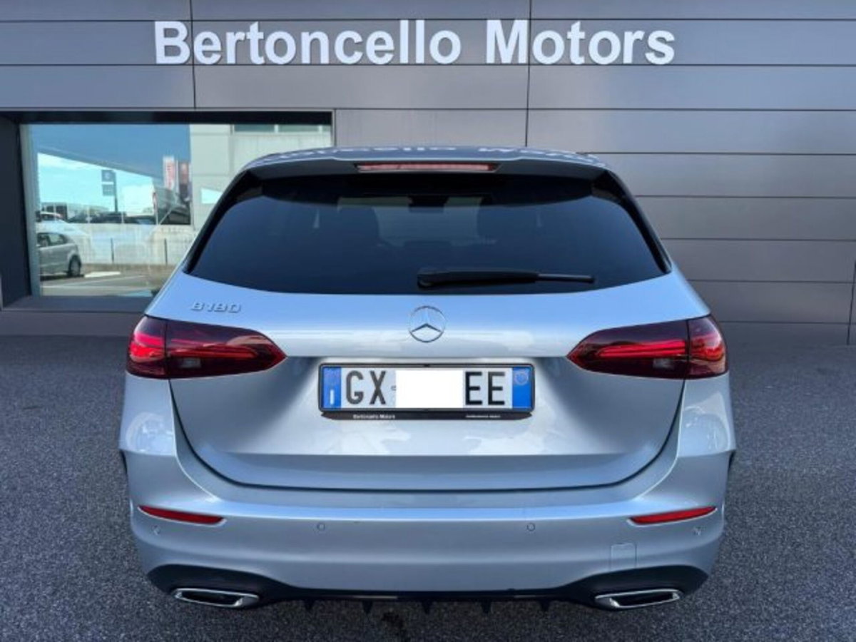 Mercedes-Benz Classe B 180 AMG Line Premium Plus auto (8)
