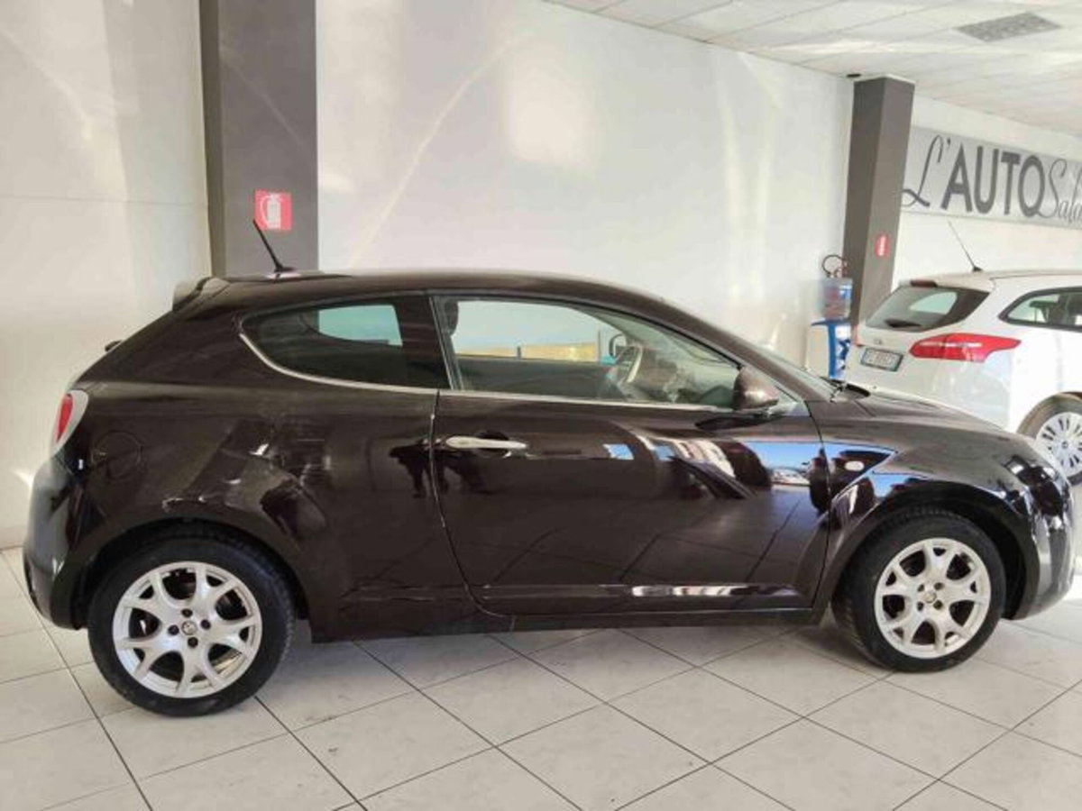 Alfa Romeo MiTo 1.4 78 CV Distinctive (2)