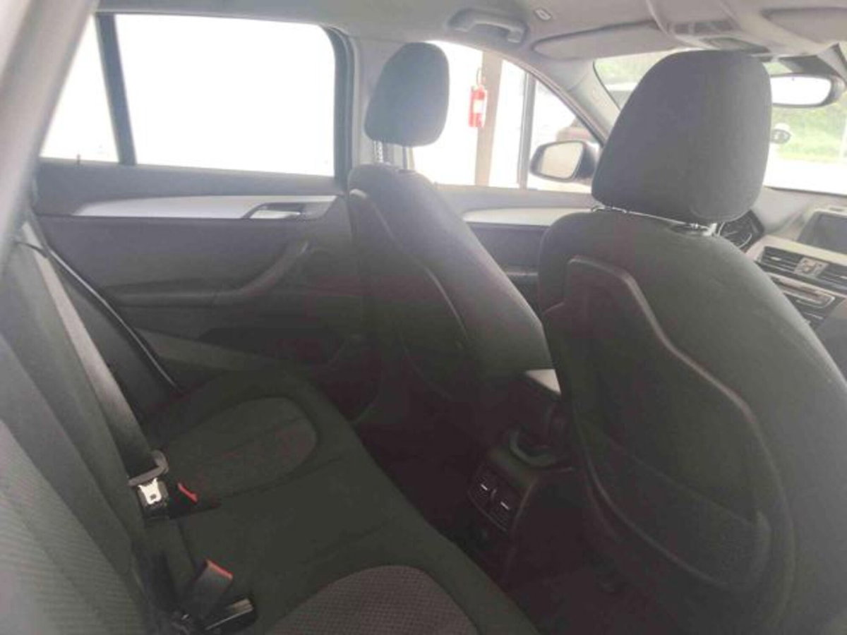 BMW X1 sDrive16d Advantage (8)
