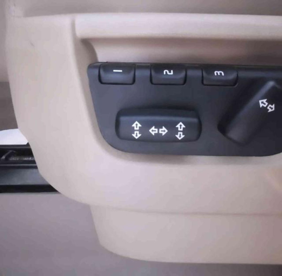 Land Rover Range Rover Sport 2.7 TDV6 HSE (9)