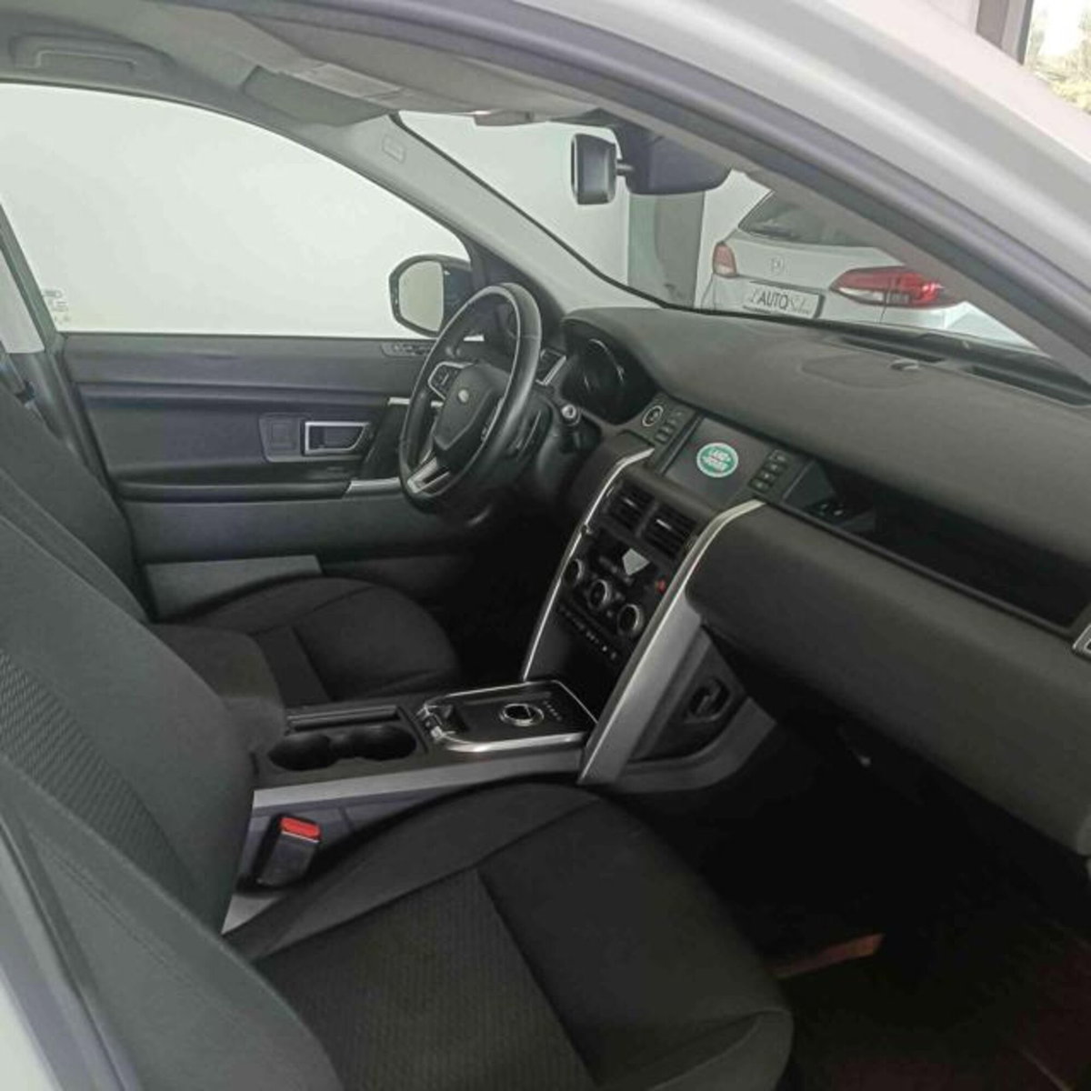 Land Rover Discovery Sport 2.0 TD4 150 CV Pure (6)