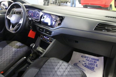 Volkswagen Taigo 1.0 tsi R-Line 115cv (10)