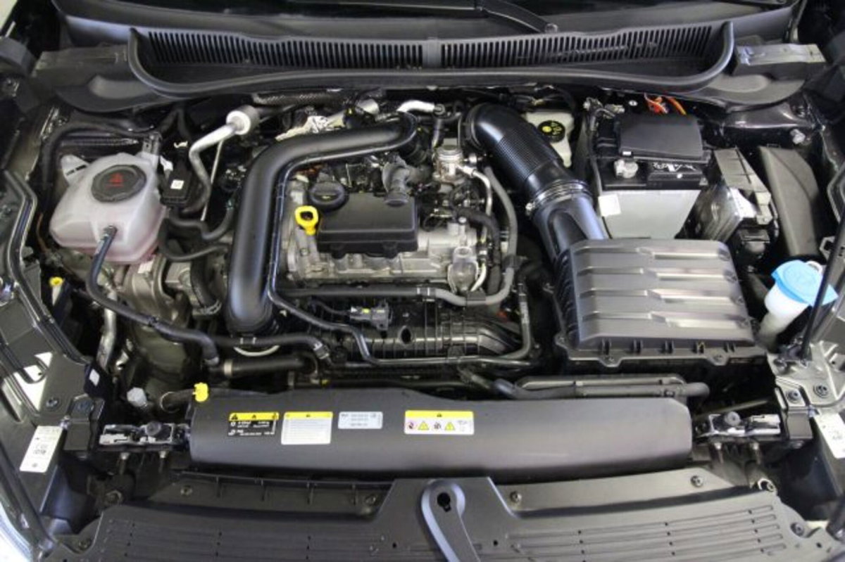 Volkswagen Taigo 1.0 tsi R-Line 115cv (9)