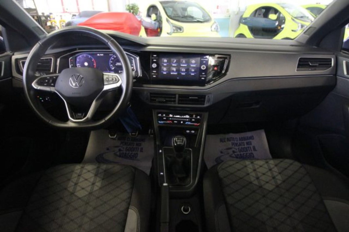 Volkswagen Taigo 1.0 tsi R-Line 115cv (11)