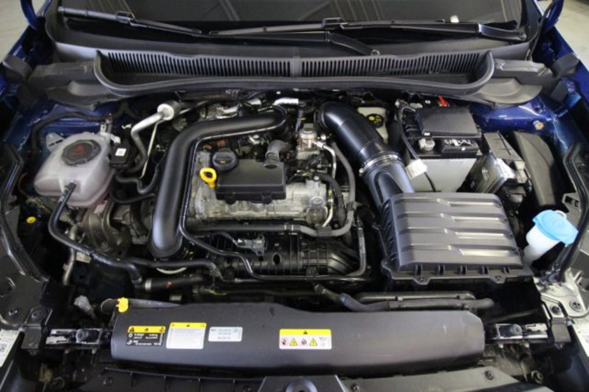 Volkswagen Taigo 1.0 tsi R-Line 115cv (9)