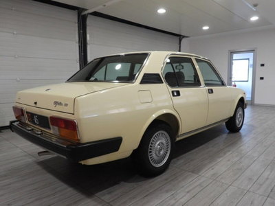 Alfa Romeo Alfetta 2.0 L (2)