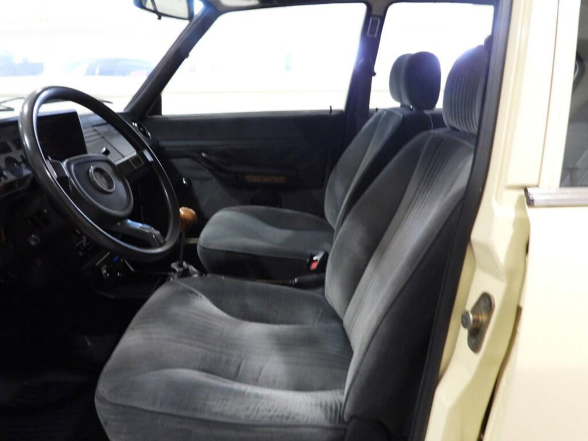 Alfa Romeo Alfetta 2.0 L (3)