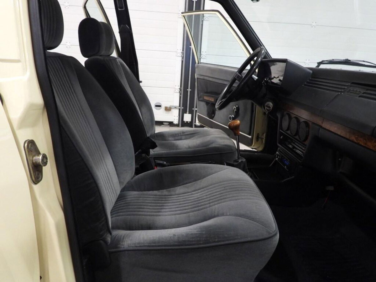 Alfa Romeo Alfetta 2.0 L (5)
