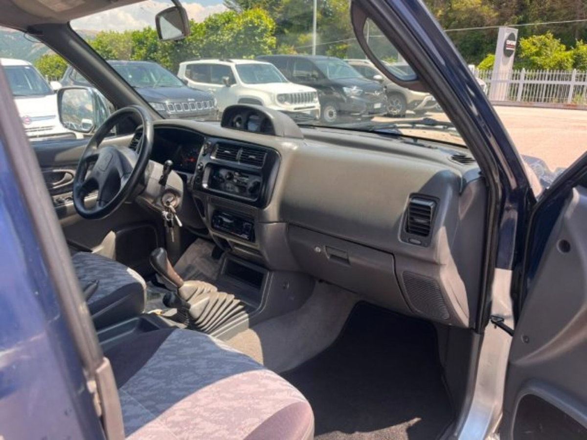 Mitsubishi L200 2.5 TDI 4WD Double Cab Pick-up GL (8)