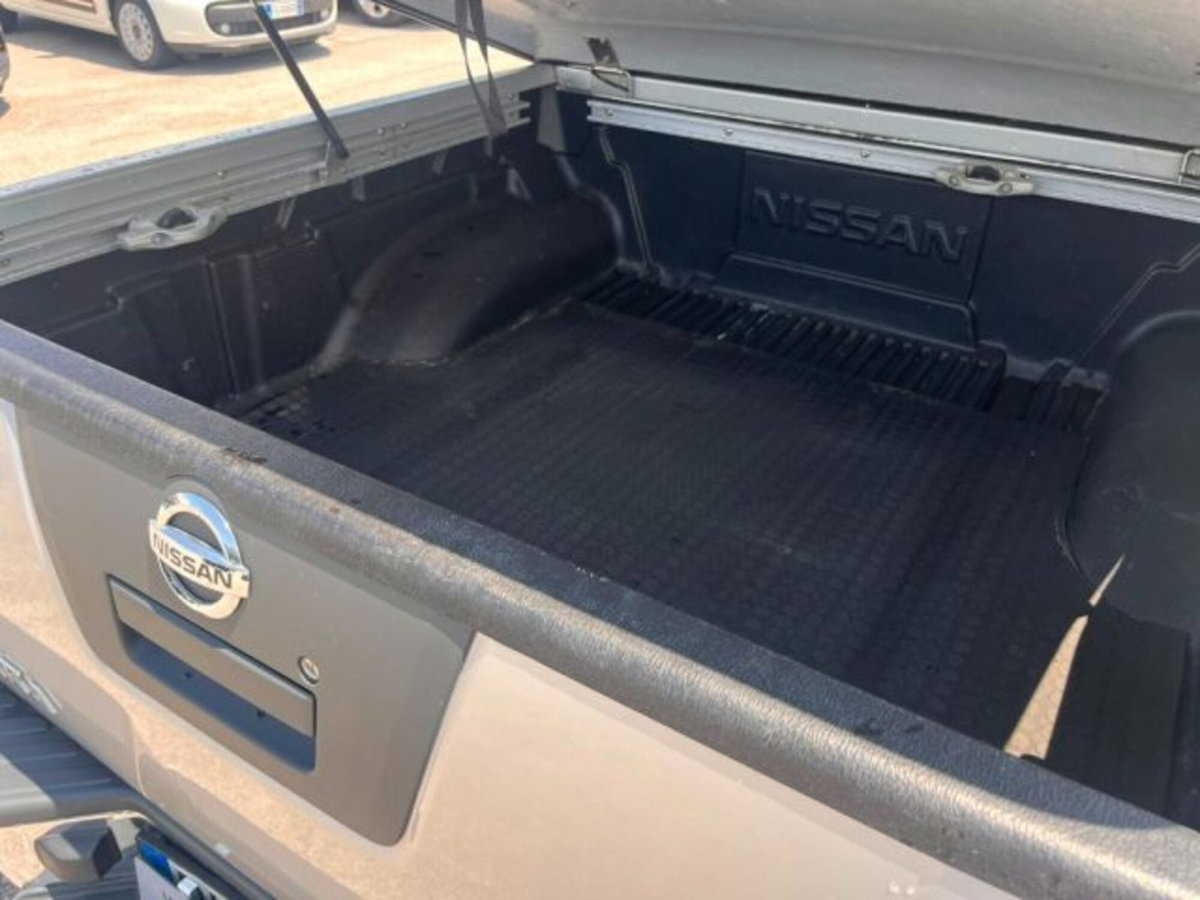 Nissan Navara 2.5 dCi 4 porte Double Cab LE (10)