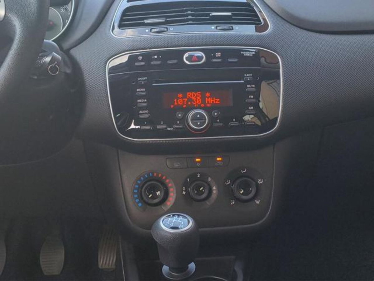 Fiat Punto 1.2 8V 5 porte Street (11)