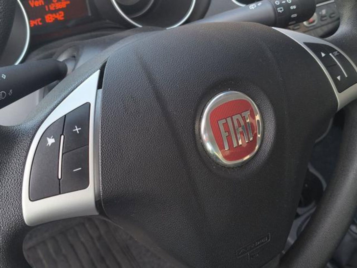 Fiat Punto 1.2 8V 5 porte Street (12)