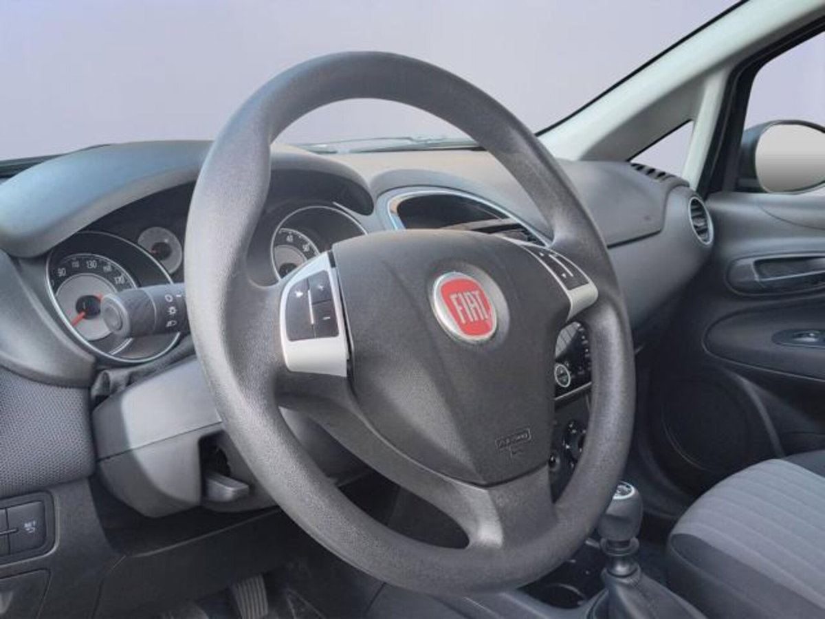 Fiat Punto 1.2 8V 5 porte Street (8)