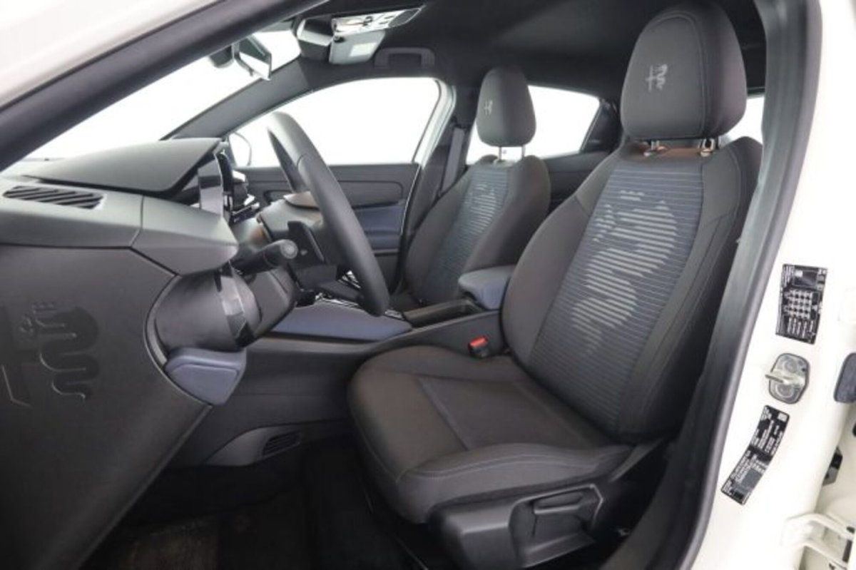 Alfa Romeo Junior 1.2 ibrida 145cv edct6 (2)