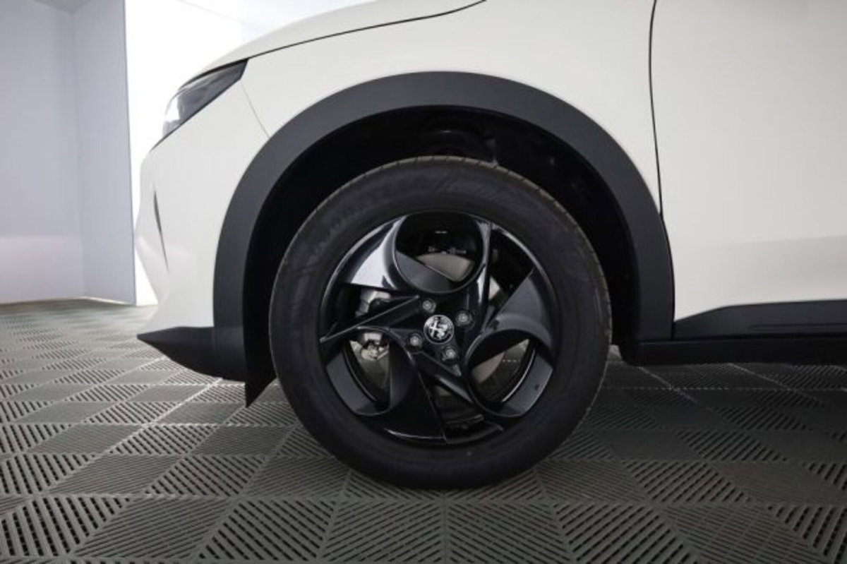 Alfa Romeo Junior 1.2 ibrida 145cv edct6 (8)