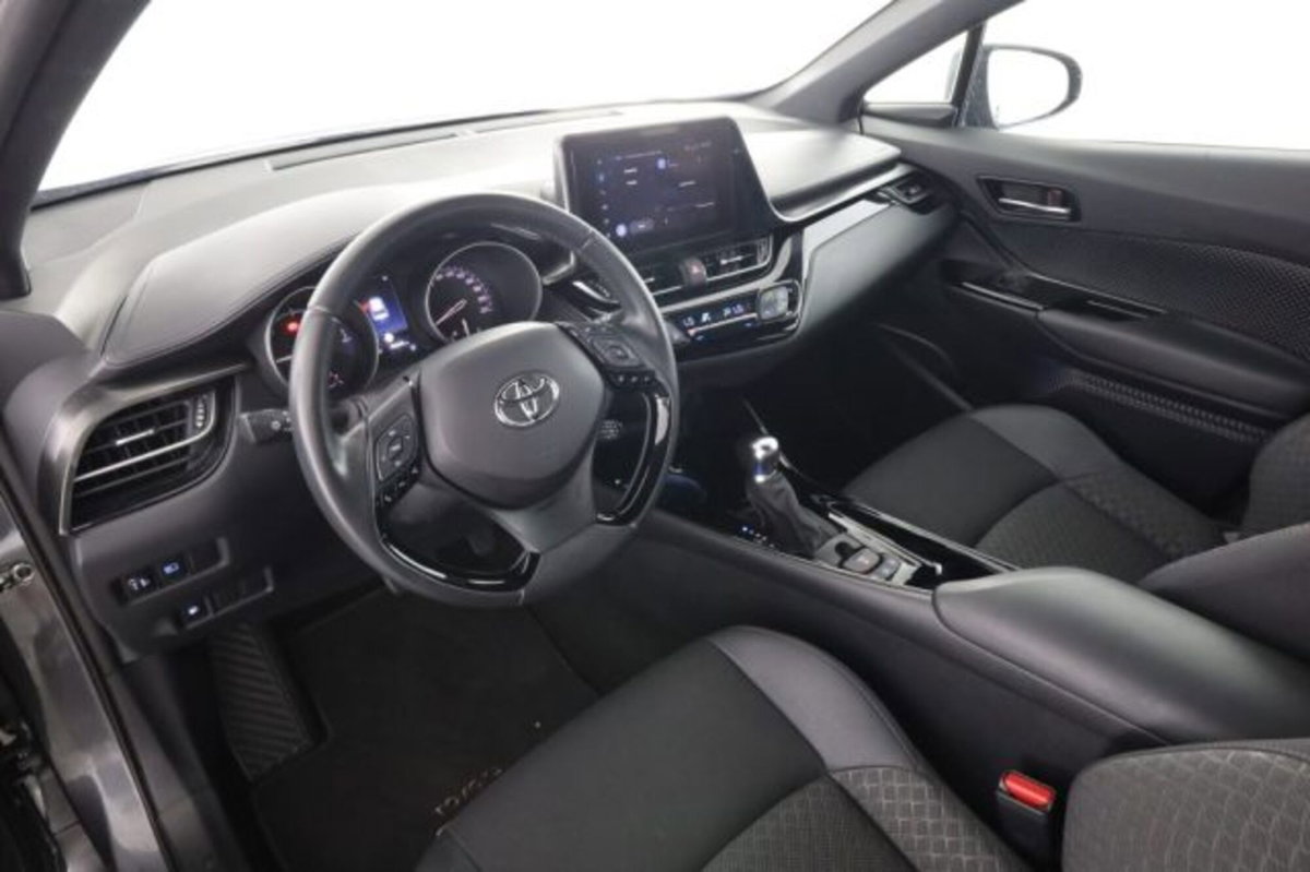 Toyota Toyota C-HR 2.0 Hybrid E-CVT Lounge