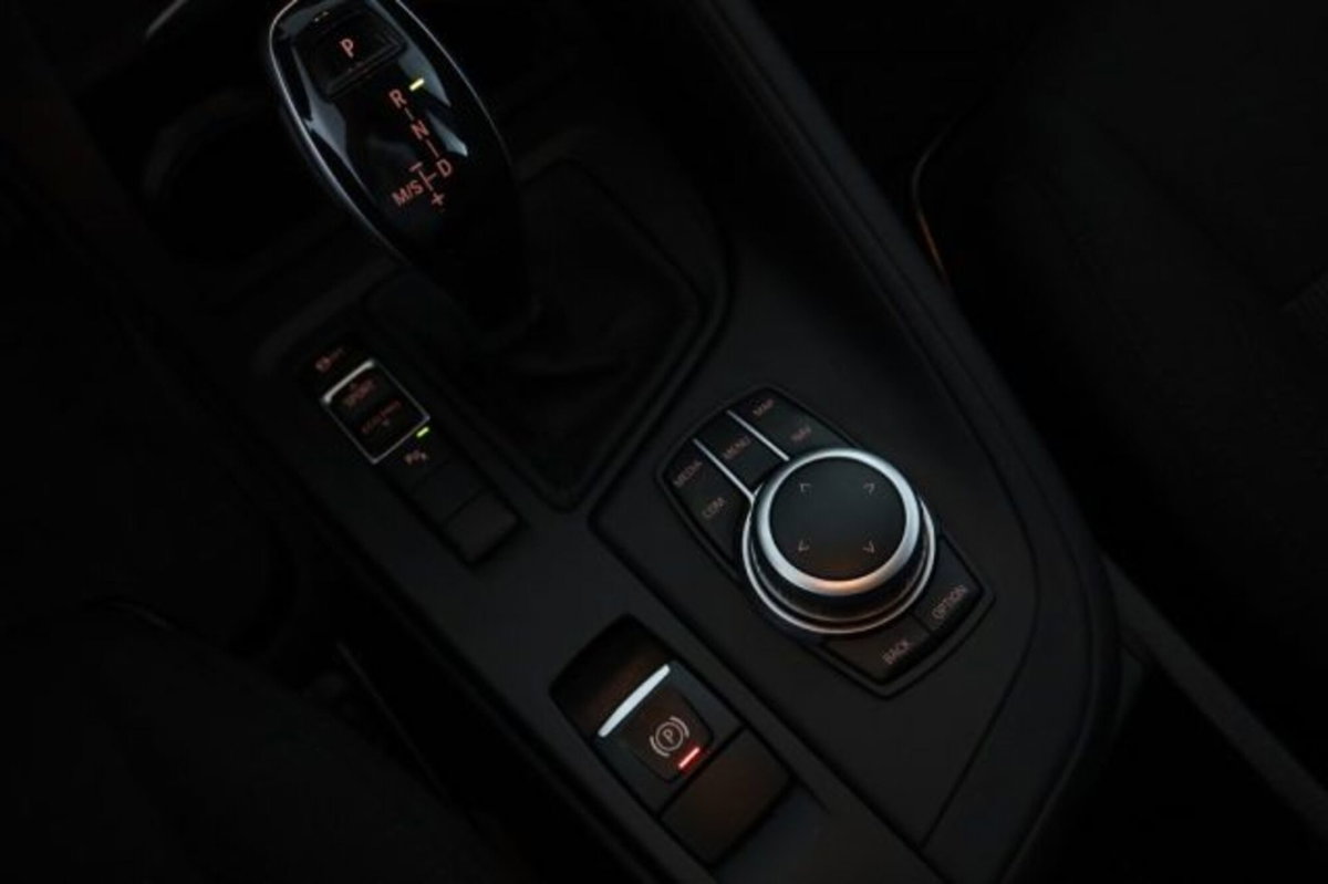BMW X1 sDrive18d Business Advantage (13)