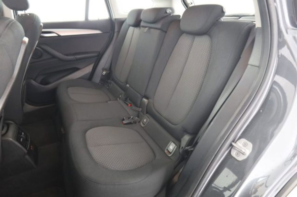BMW X1 sDrive18d Business Advantage (3)