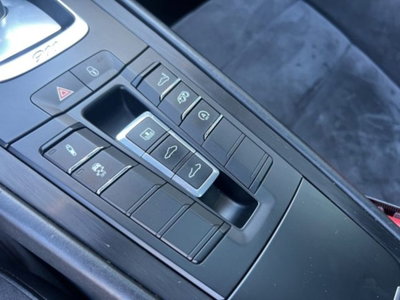 Porsche 911 Coupé 3.0 Carrera 4 GTS (18)
