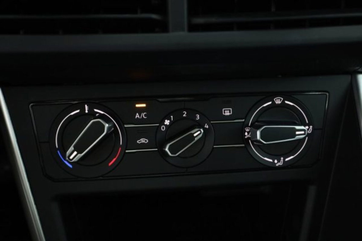 Volkswagen Polo 1.0 Life 80cv (12)