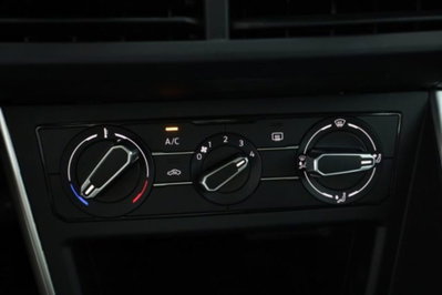 Volkswagen Polo 1.0 Life 80cv (12)