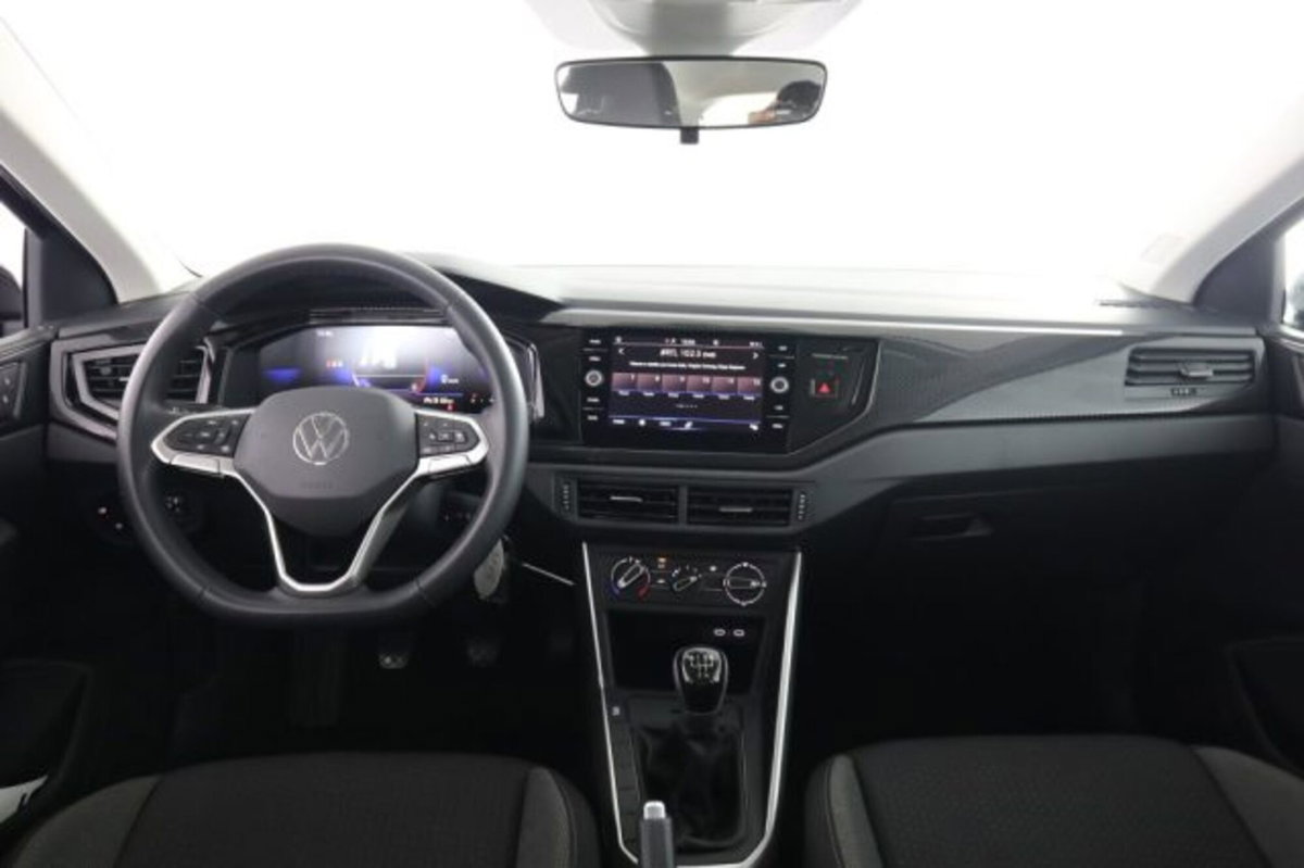 Volkswagen Polo 1.0 Life 80cv (4)