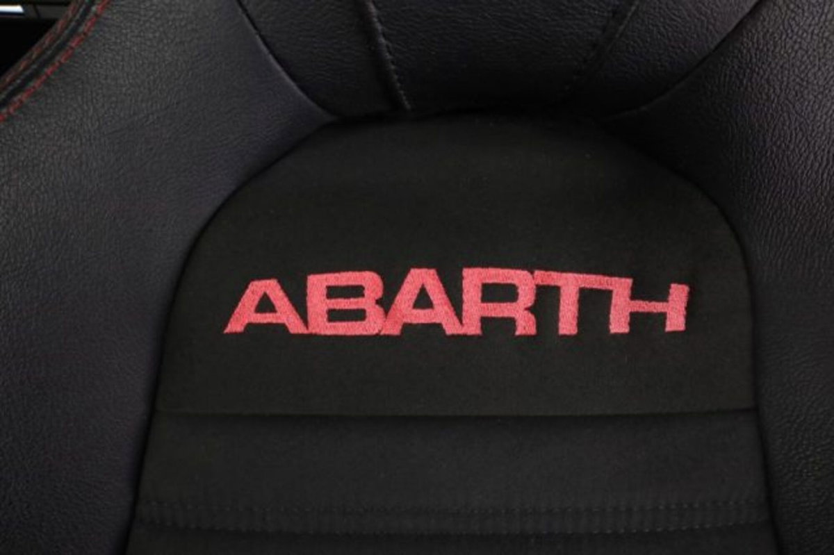 Abarth 124 Spider 1.4 Turbo MultiAir 170 CV Turismo (13)