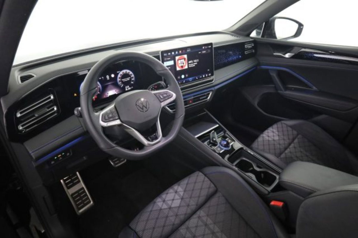 Volkswagen Tiguan 2.0 tdi R-Line 150cv dsg