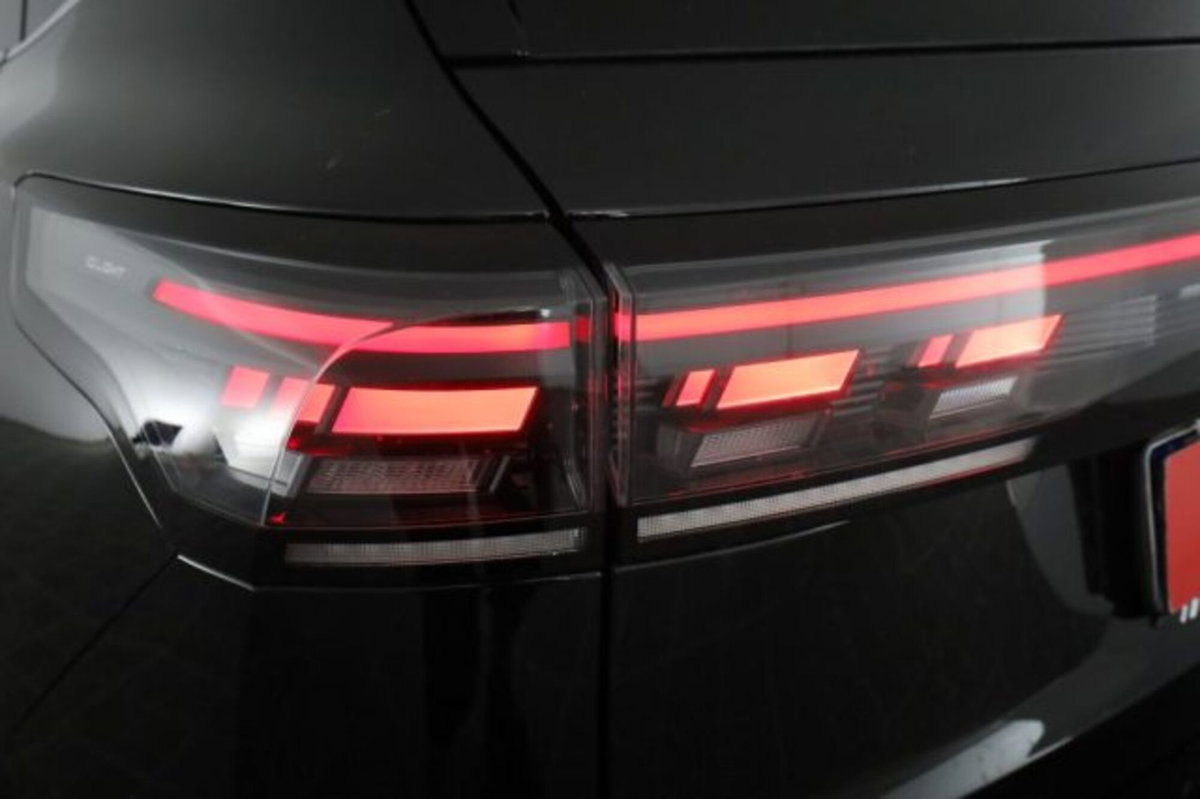 Volkswagen Tiguan 2.0 tdi R-Line 150cv dsg (10)