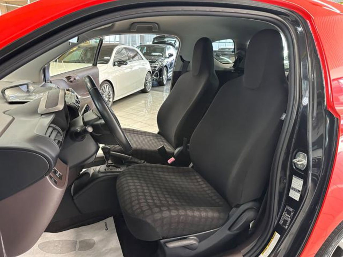 Toyota iQ 1.0 Multidrive (11)