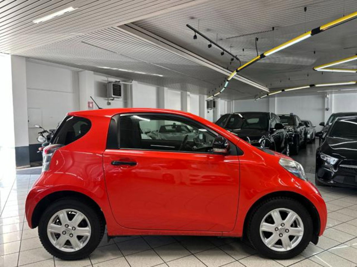 Toyota iQ 1.0 Multidrive (5)