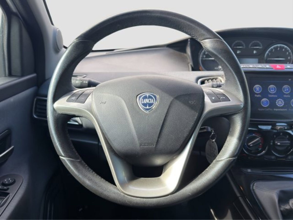 Lancia Ypsilon 1.0 FireFly 5 porte S&S Hybrid Gold Plus (13)