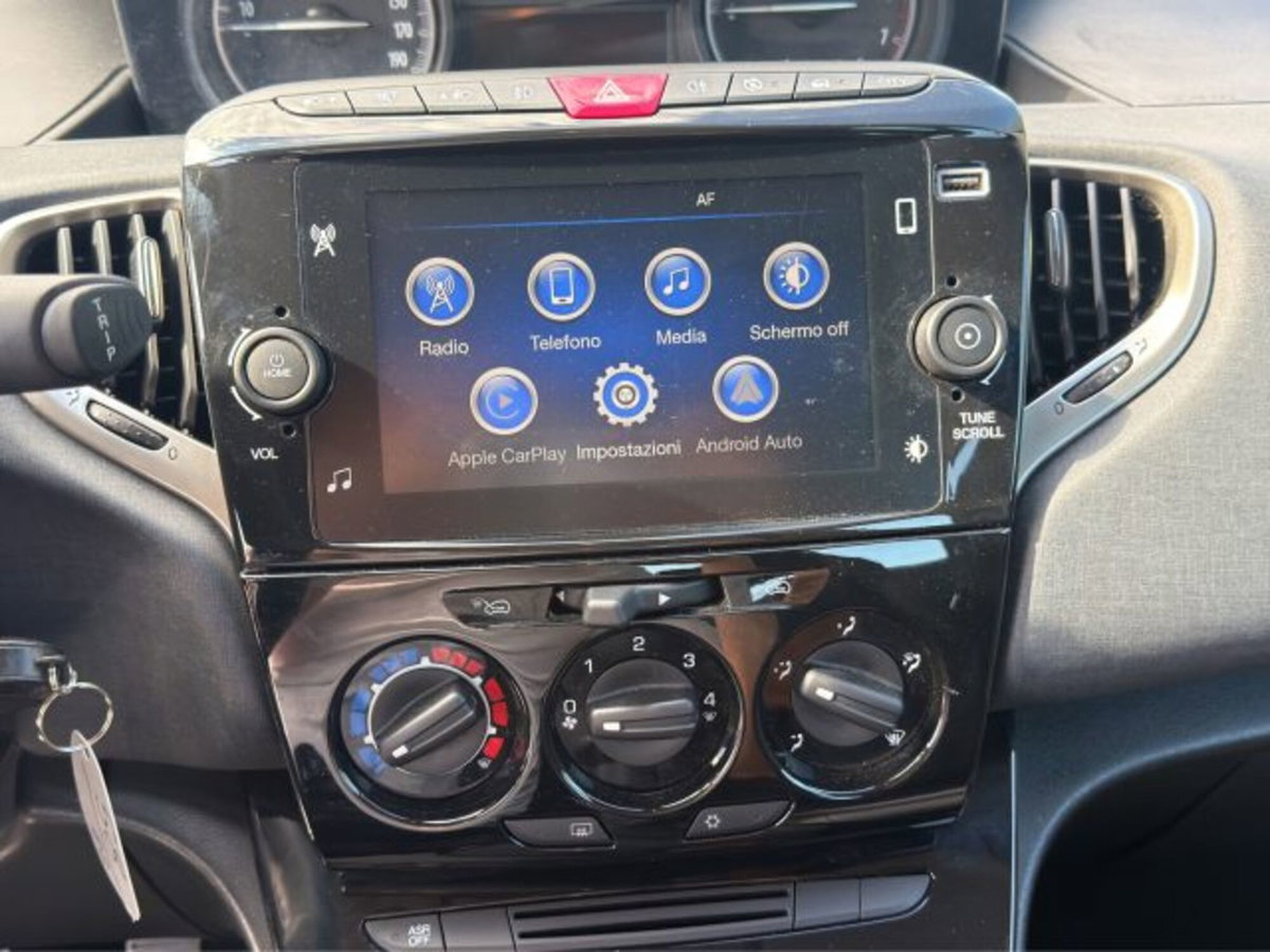 Lancia Ypsilon 1.0 FireFly 5 porte S&S Hybrid Gold Plus (16)