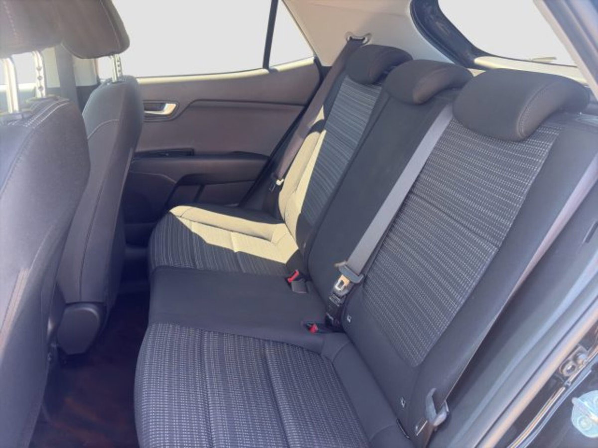 Kia Stonic 1.2 DPI Urban (10)
