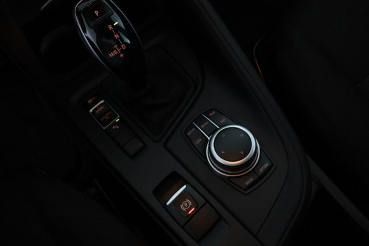 BMW X1 sDrive18d Business Advantage (13)