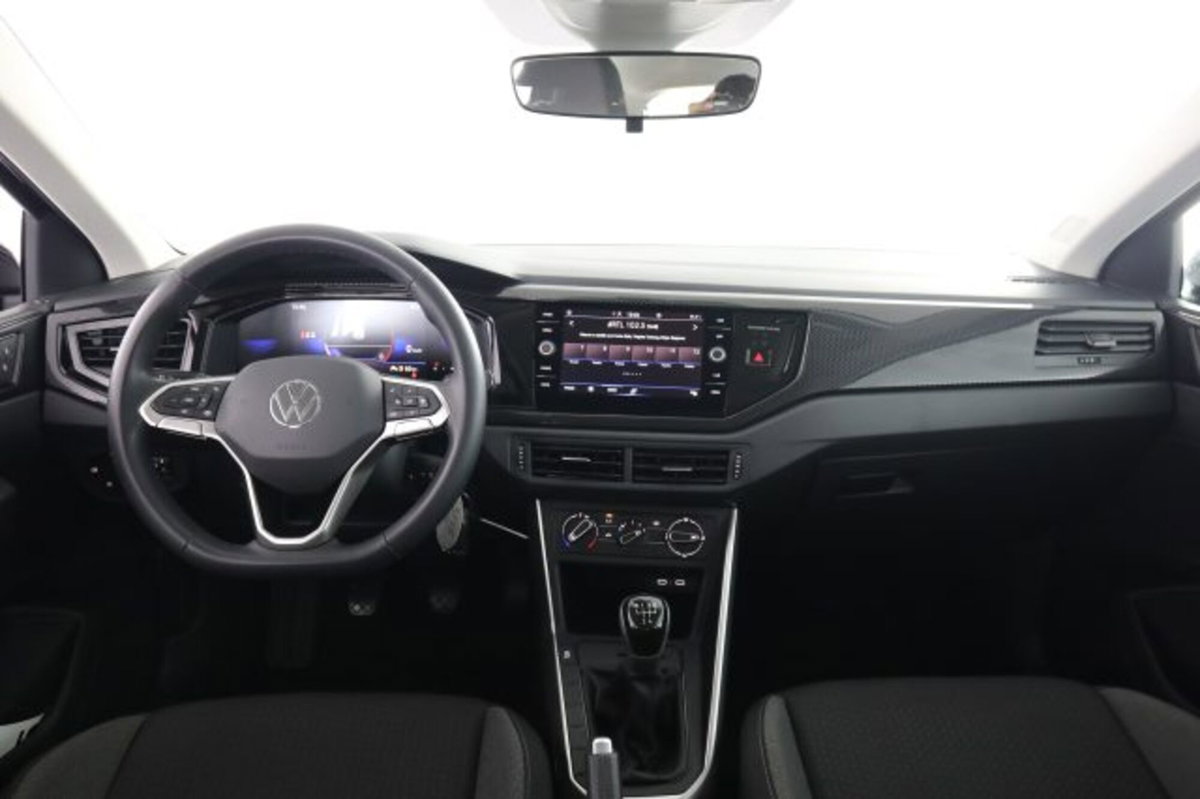 Volkswagen Polo 1.0 Life 80cv (4)