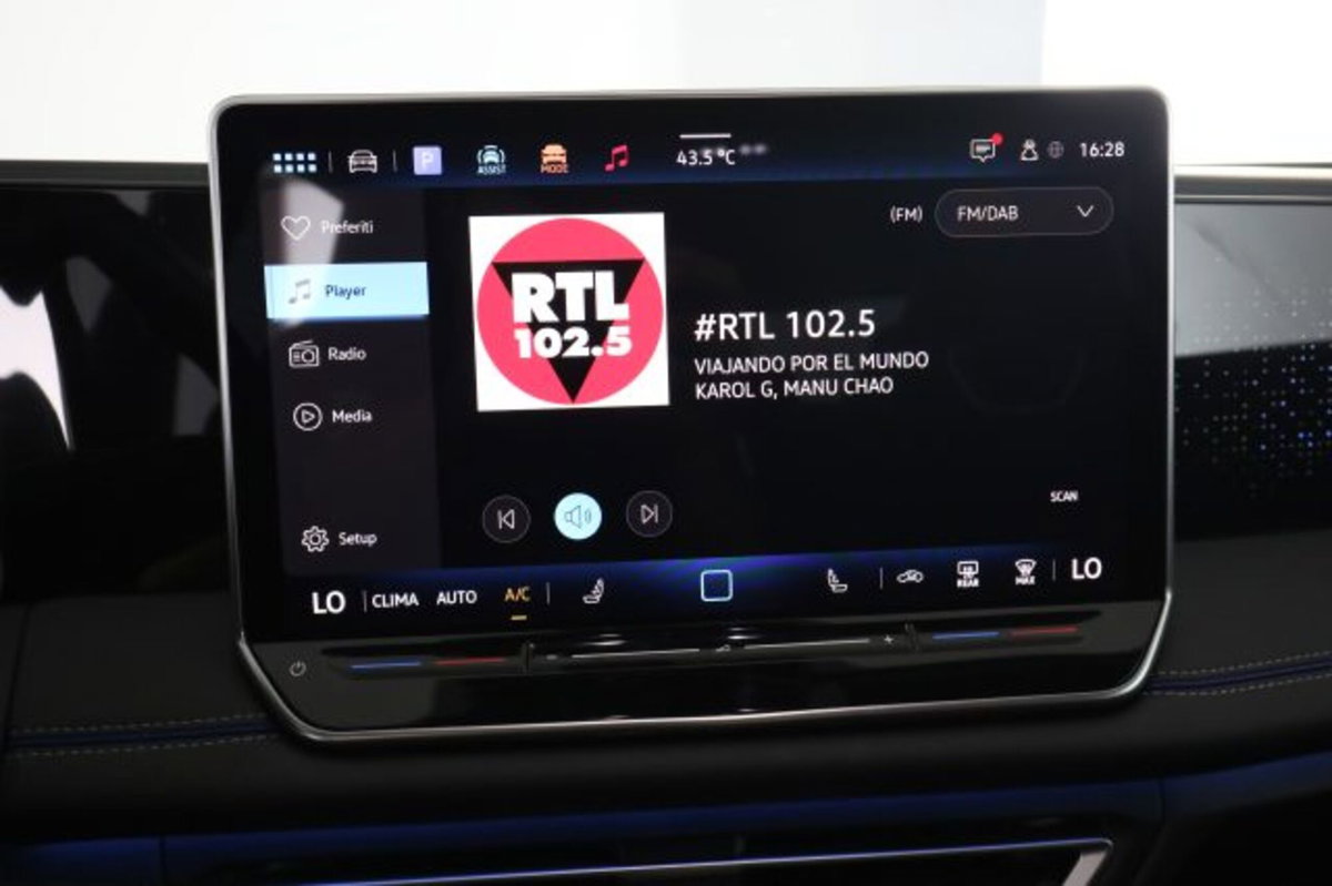 Volkswagen Tiguan 2.0 tdi R-Line 150cv dsg (11)