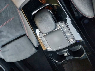 Mercedes-Benz Classe A Sedan 180 d Automatic 4p. Premium (12)