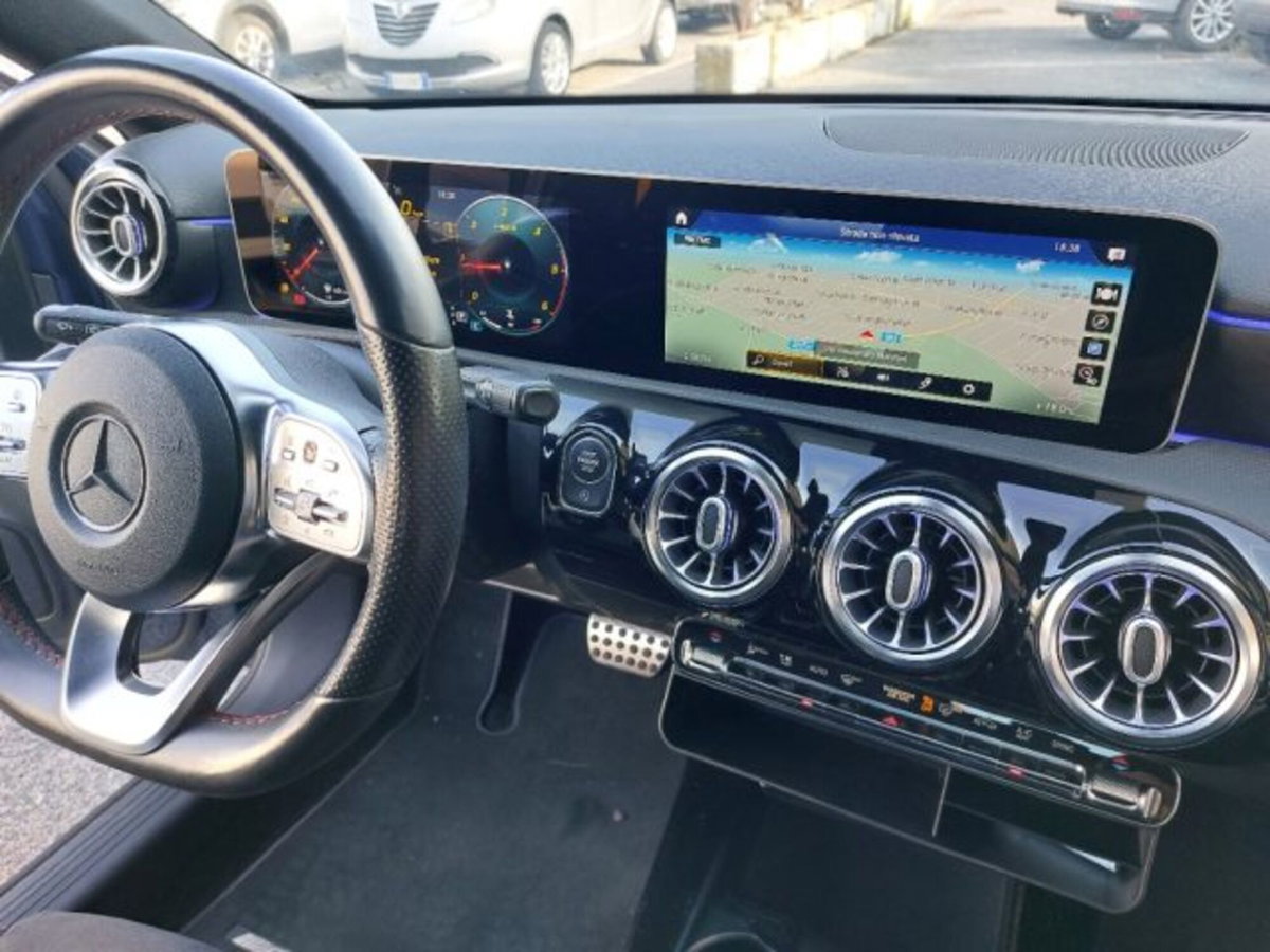 Mercedes-Benz Classe A Sedan 180 d Automatic 4p. Premium (19)