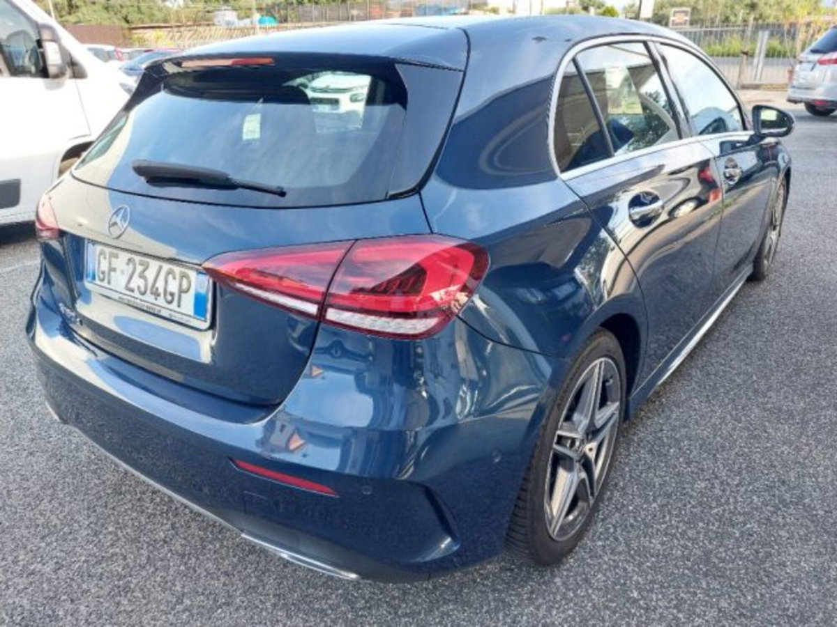Mercedes-Benz Classe A Sedan 180 d Automatic 4p. Premium (4)