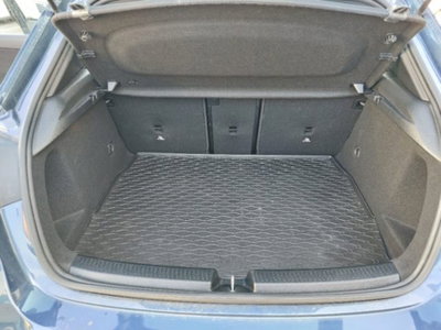 Mercedes-Benz Classe A Sedan 180 d Automatic 4p. Premium (8)