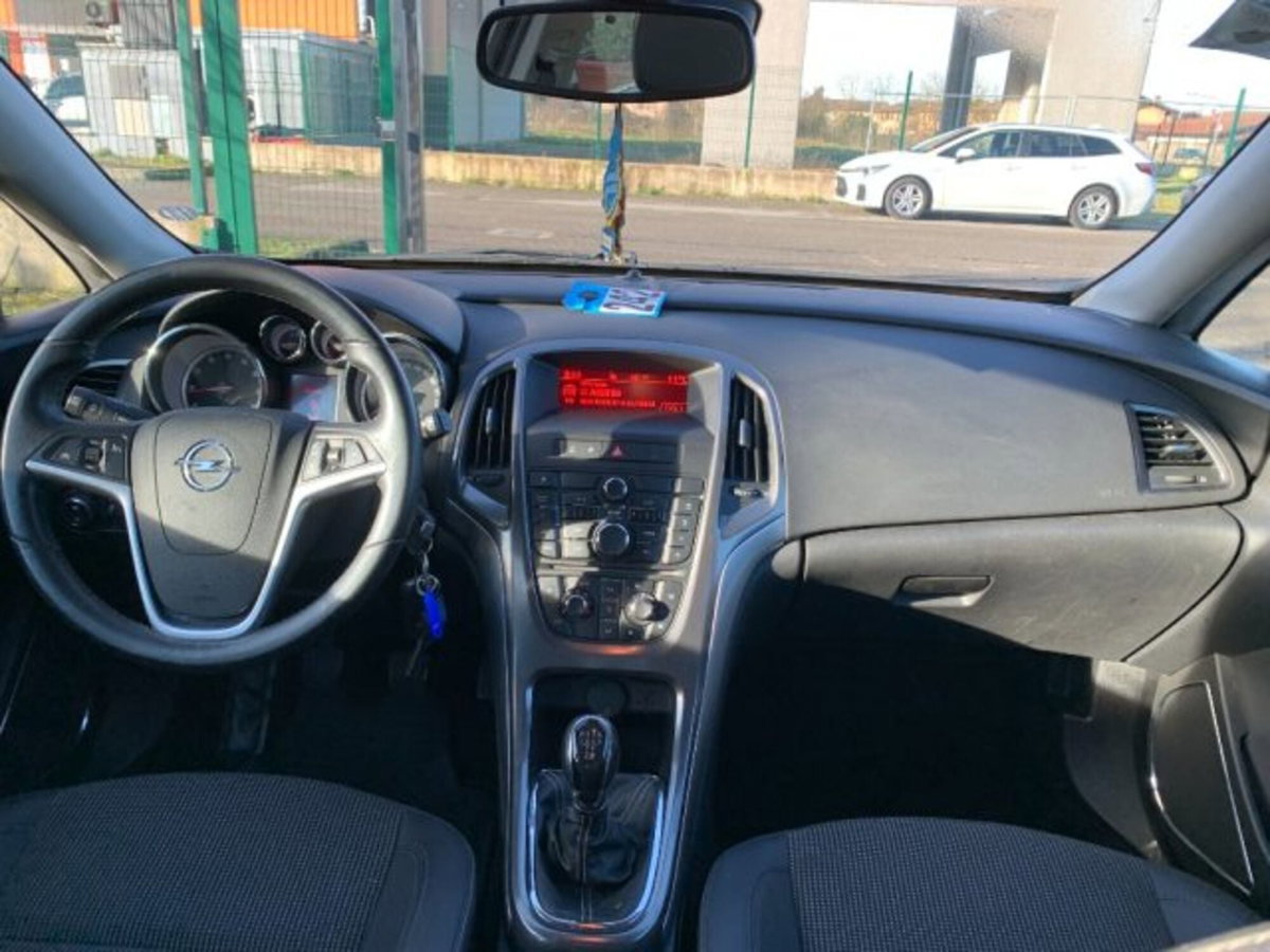 Opel Astra Station Wagon 1.6 115CV Sports Cosmo (13)