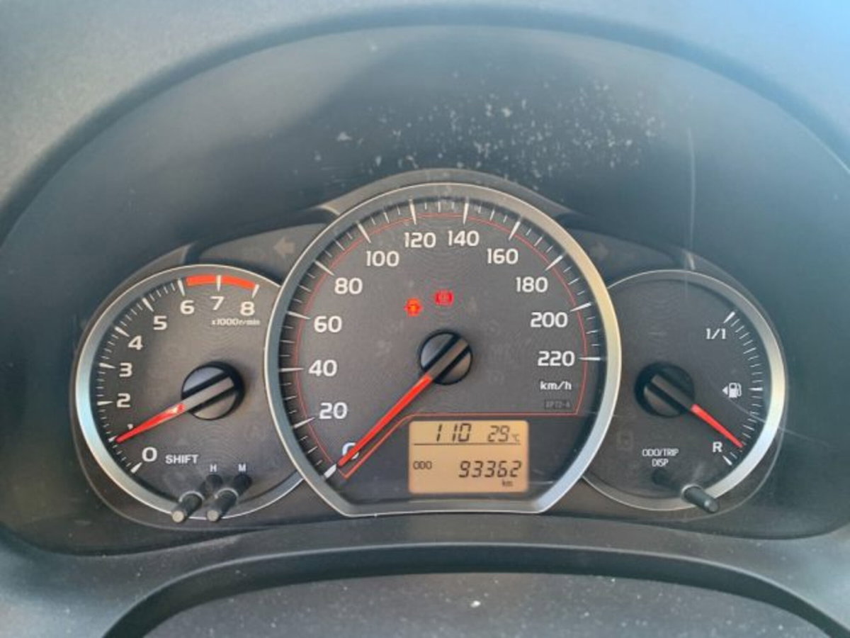 Toyota Yaris 1.0 3 porte Active (15)