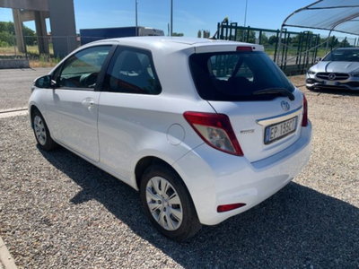 Toyota Yaris 1.0 3 porte Active (7)