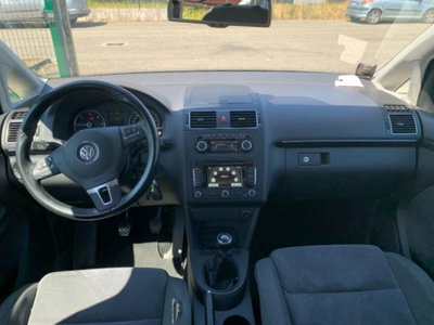 Volkswagen Touran 2.0 TDI 140 CV DSG Highline (11)