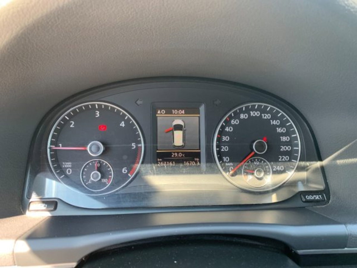 Volkswagen Touran 2.0 TDI 140 CV DSG Highline (12)