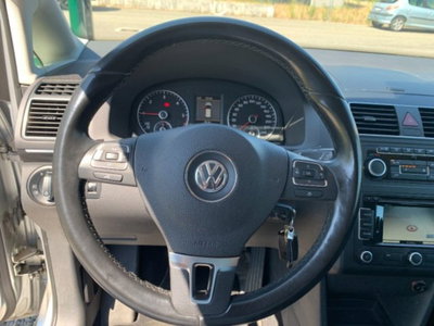 Volkswagen Touran 2.0 TDI 140 CV DSG Highline (14)