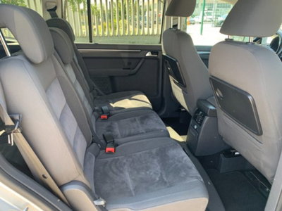 Volkswagen Touran 2.0 TDI 140 CV DSG Highline (17)